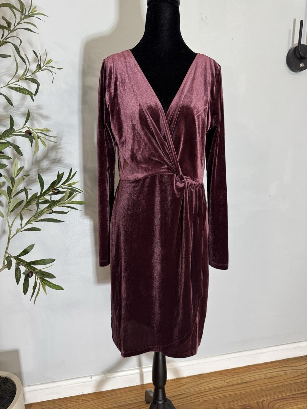 Ann Taylor LOFT Women's Velvet Knot Wrap Dress, Plum Preserve Size M Holiday
